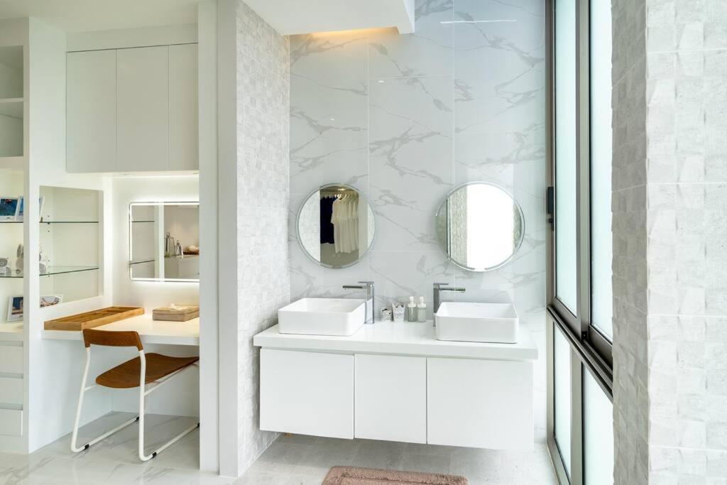 The Residence By Andaman Villa Phuket Esterno foto