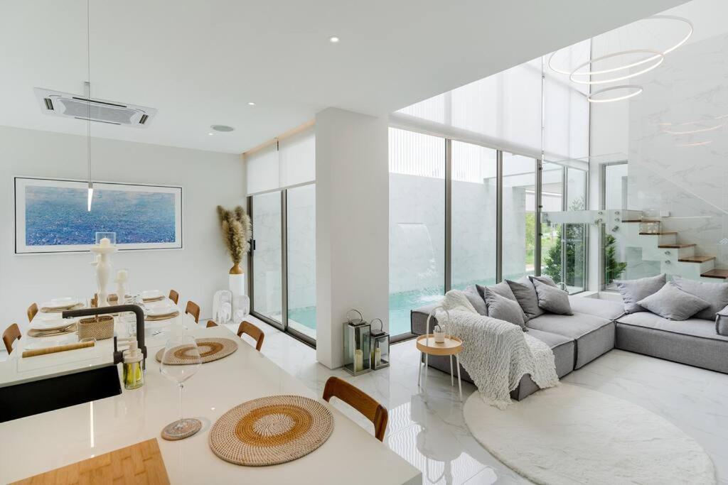 The Residence By Andaman Villa Phuket Esterno foto