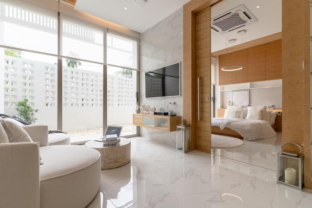The Residence By Andaman Villa Phuket Esterno foto